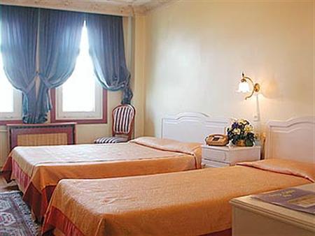 Azade Hotel