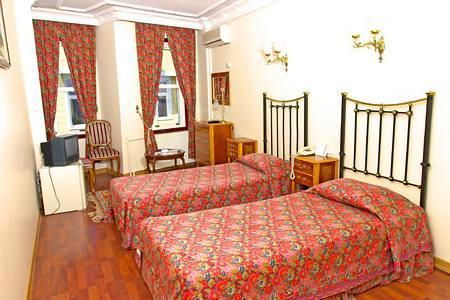 Azade Istanbul
