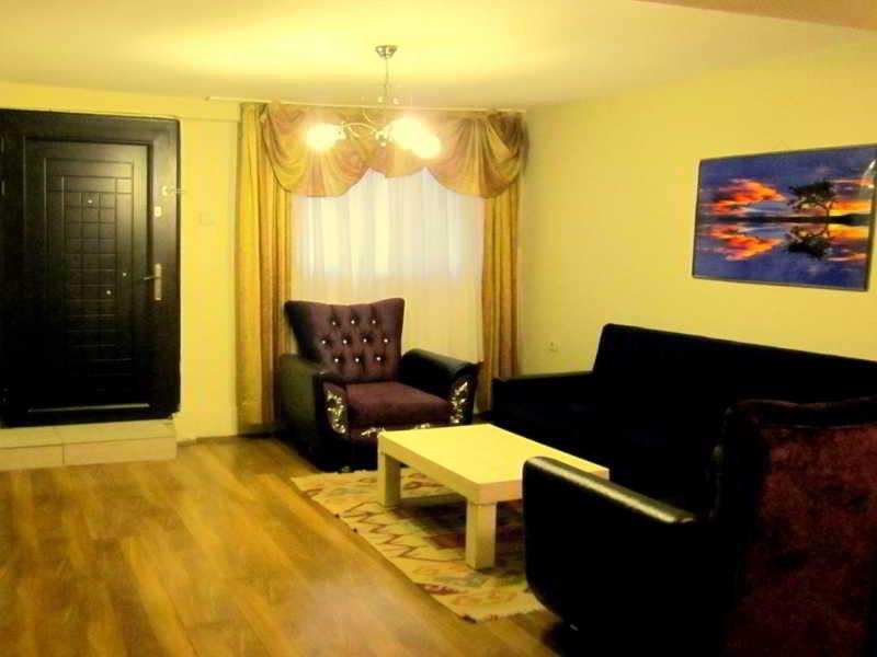 Bayer Apartment *