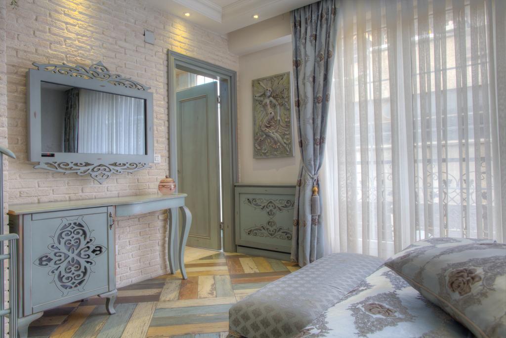 Ayna Istanbul
