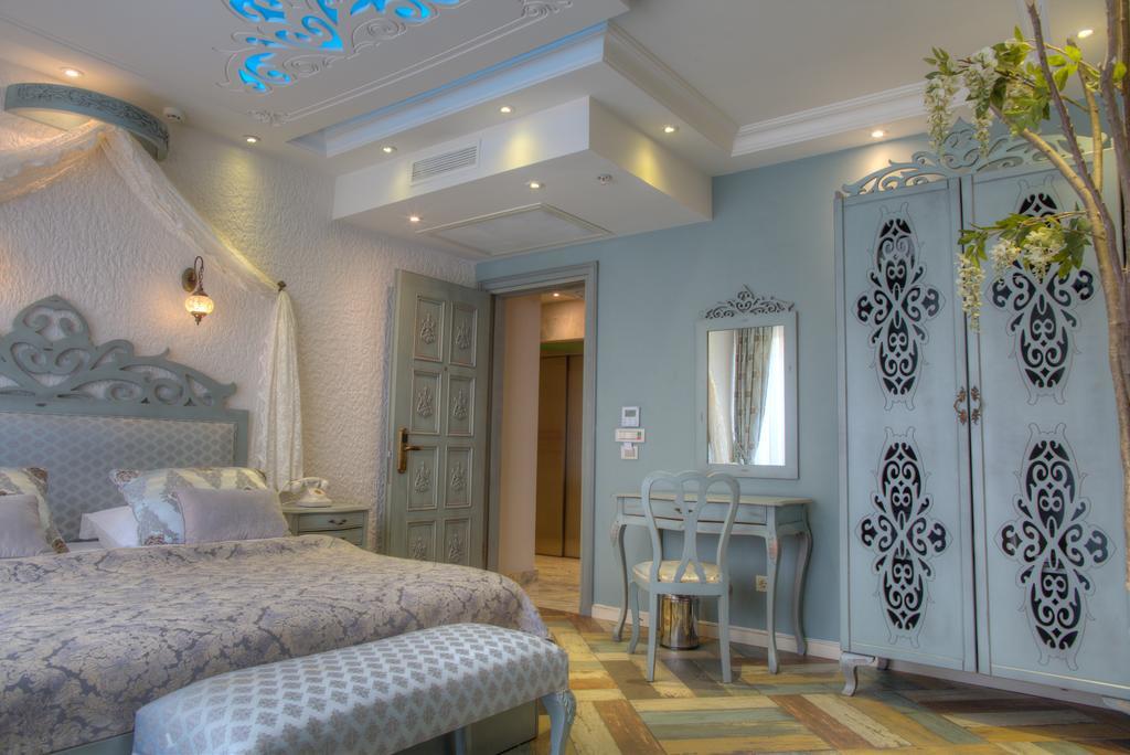 Ayna Hotel 4*