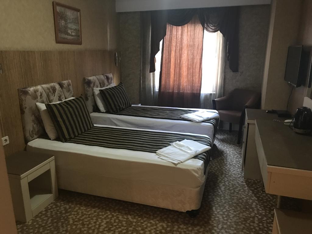 Golden Hill 4*