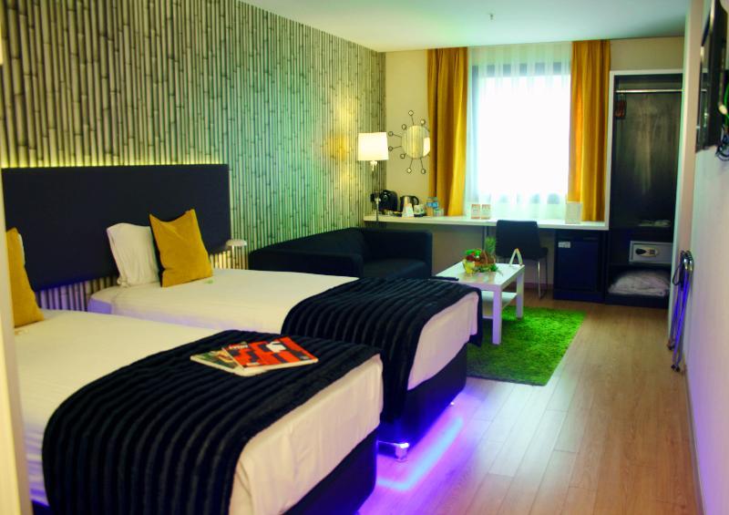 Tempo Airport Hotel 3*
