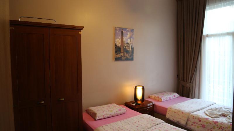 Hotel Subrosa