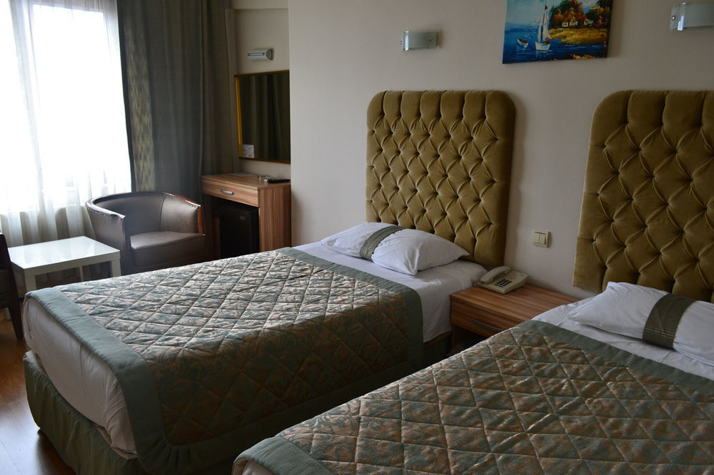 Grand Ant Hotel 3*