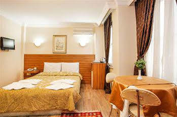 Casa Mia Hotel 4*