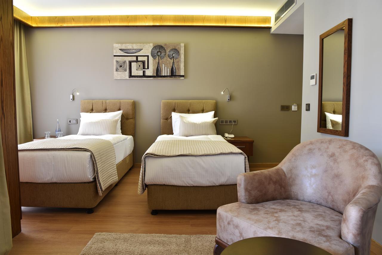 The Elegant Hotel
