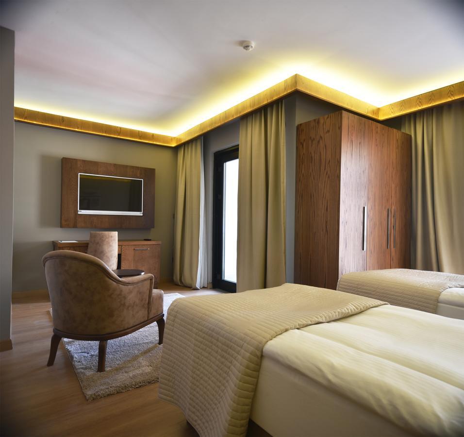 The Elegant Hotel 4*