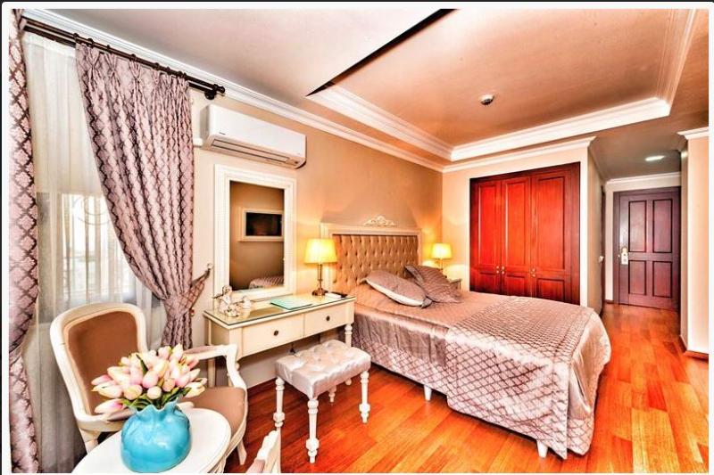 Daphne Hotel 4*