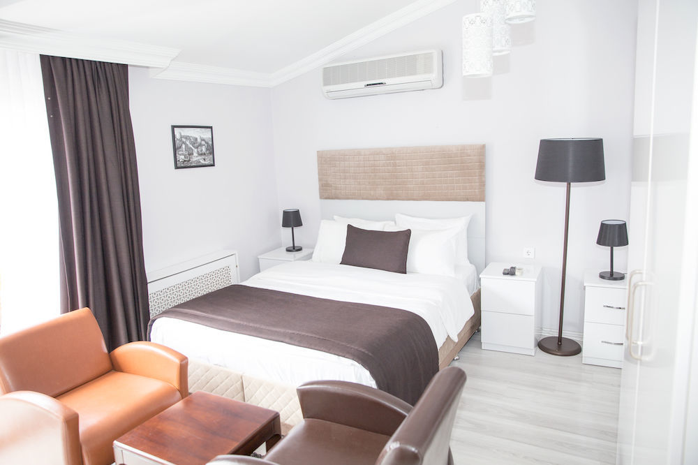 Bayer Apartment *