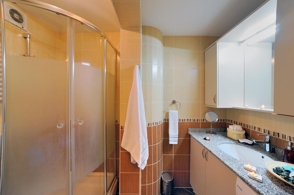 Point Aparthotel 2*