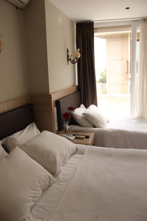 Bonjour Hotel Hotel