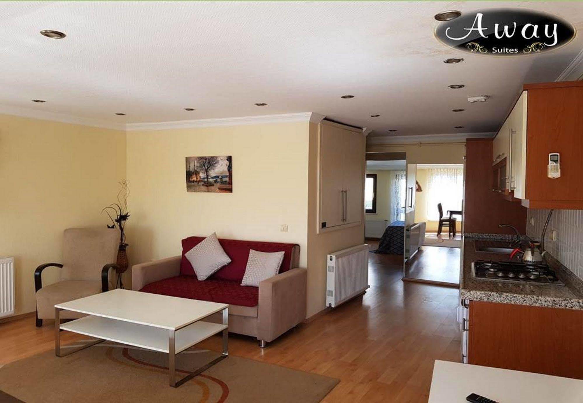 Aparthotel Away 3*