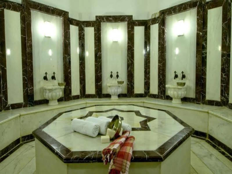 Otel Wow Airport 4*