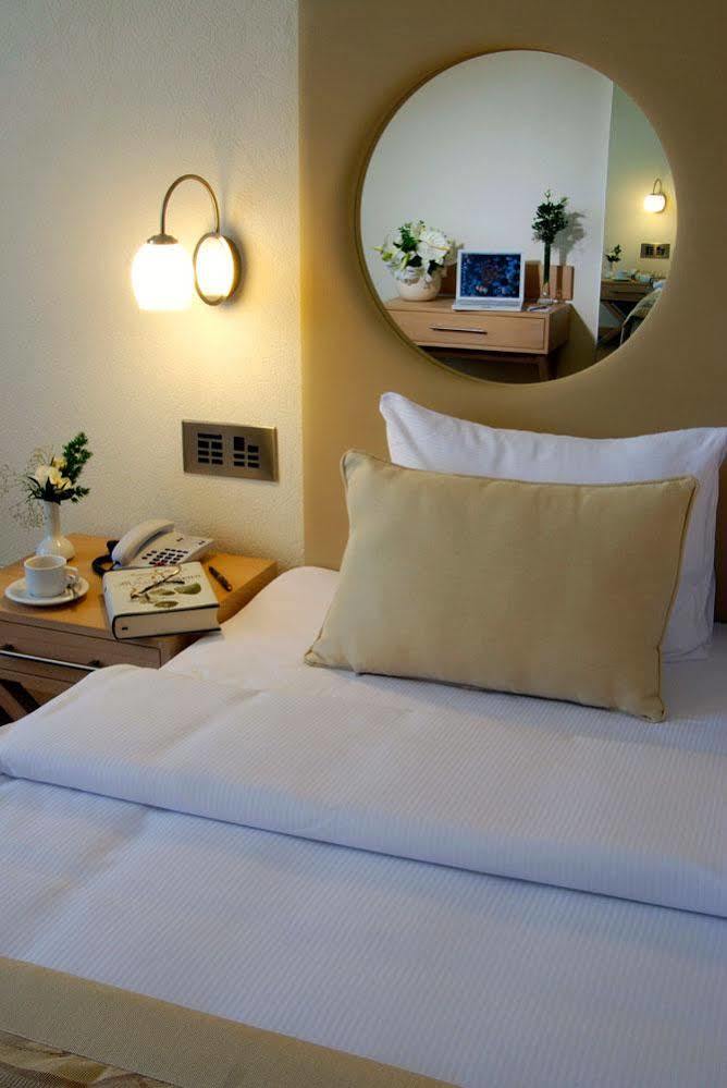 Otel Wow Airport