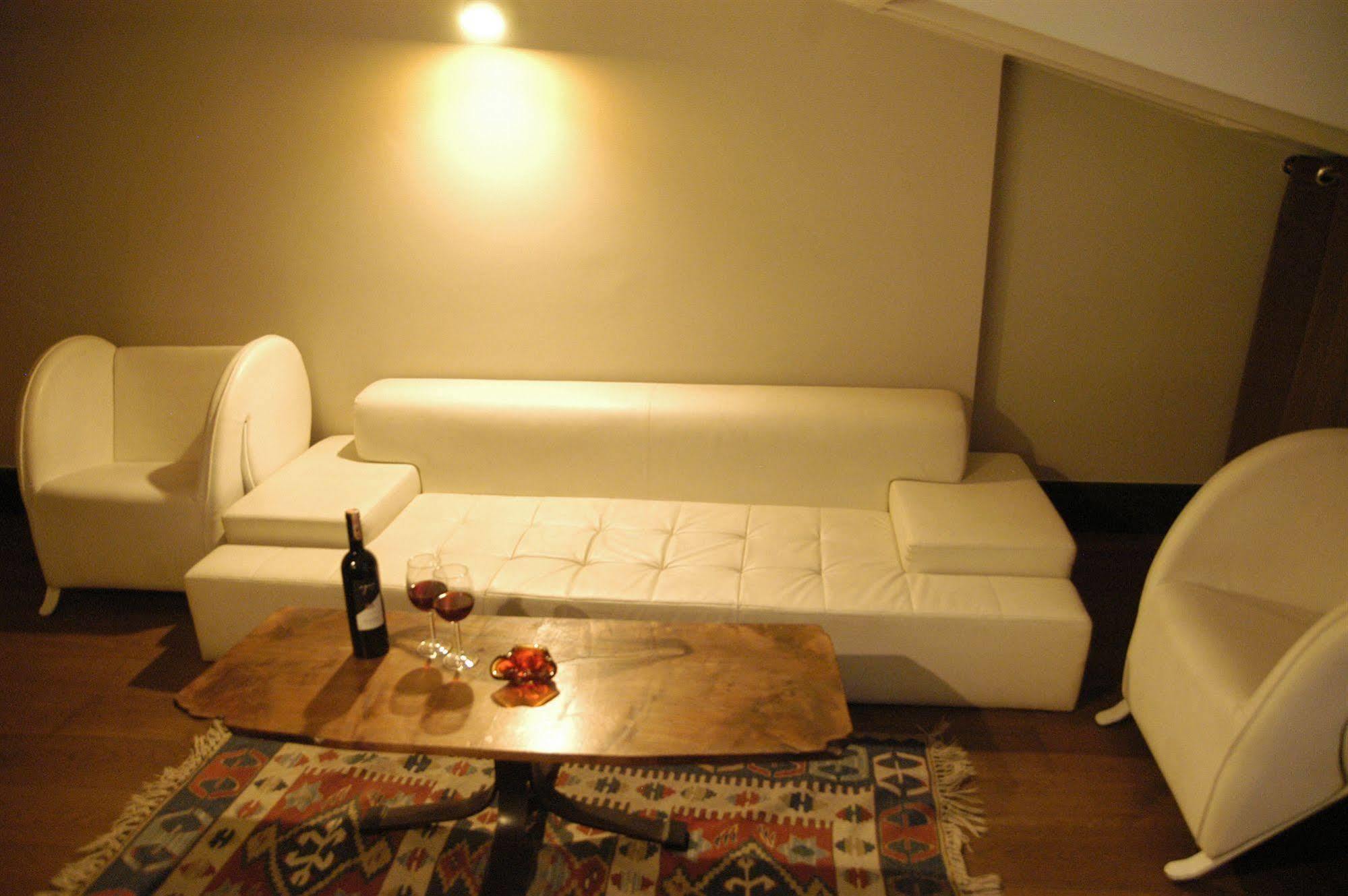 West Pera Hotel 3*