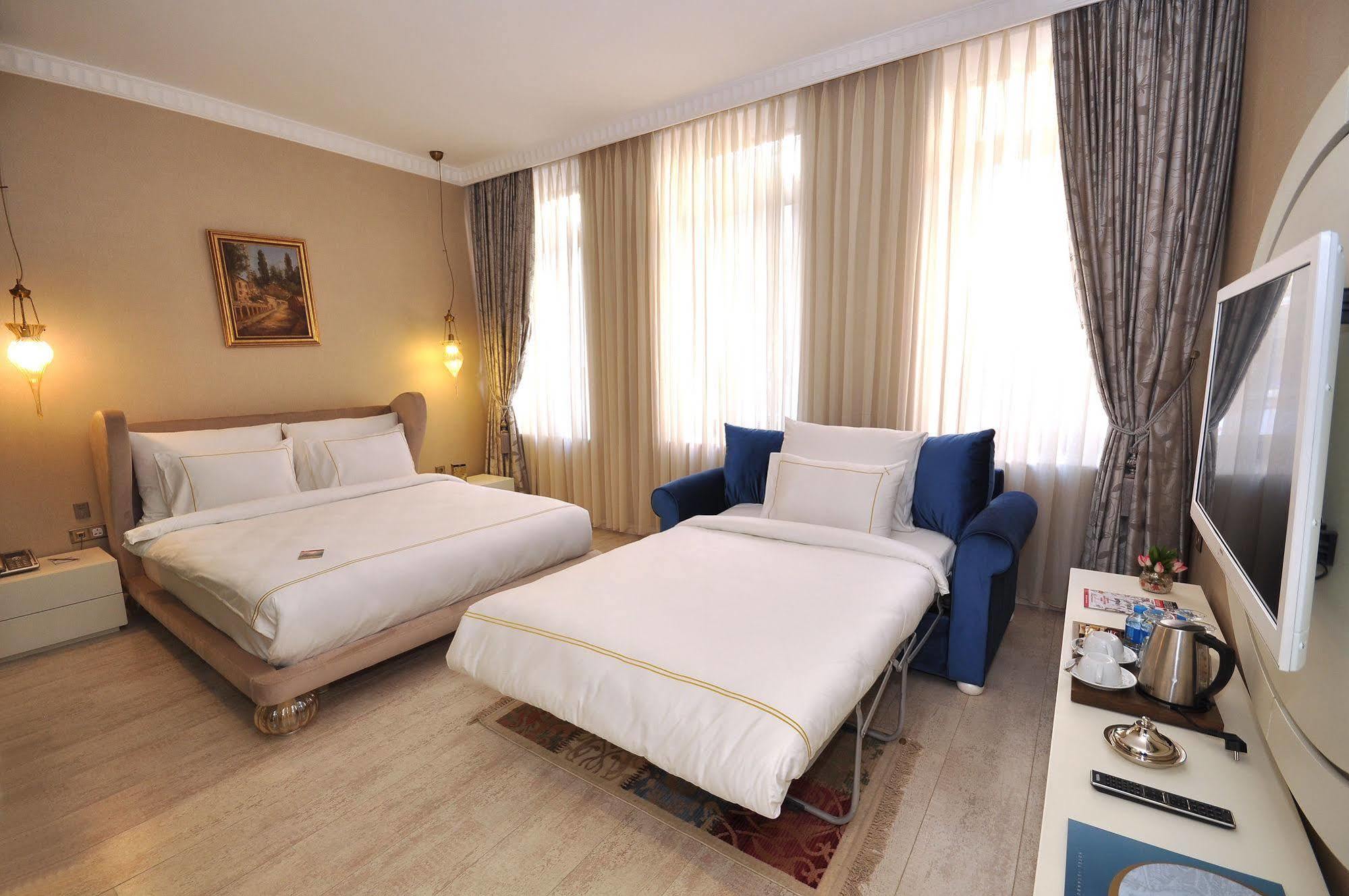 Nea Old Hotel