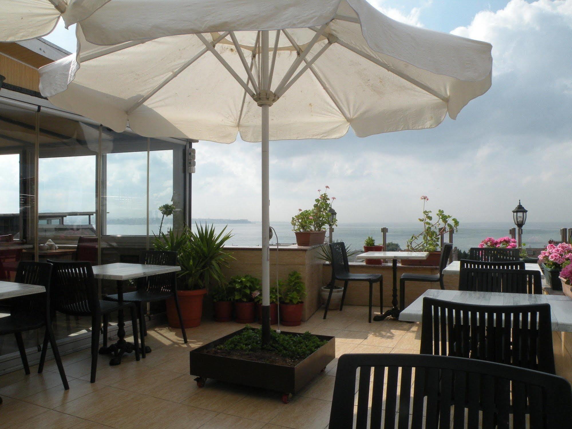 Hotel Agora Boutique & Bistro 3*