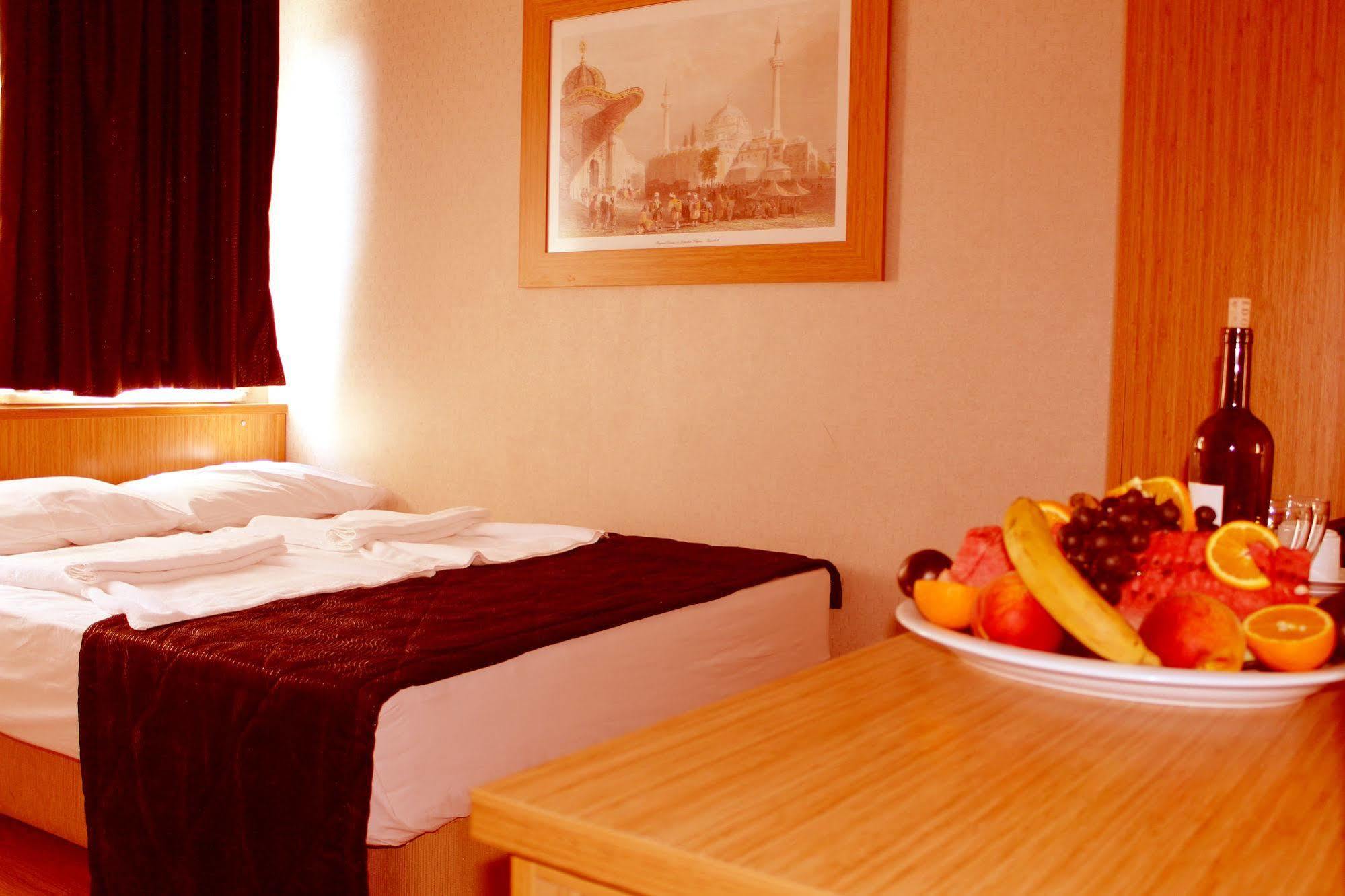 Agora Boutique & Bistro Hotel 3*