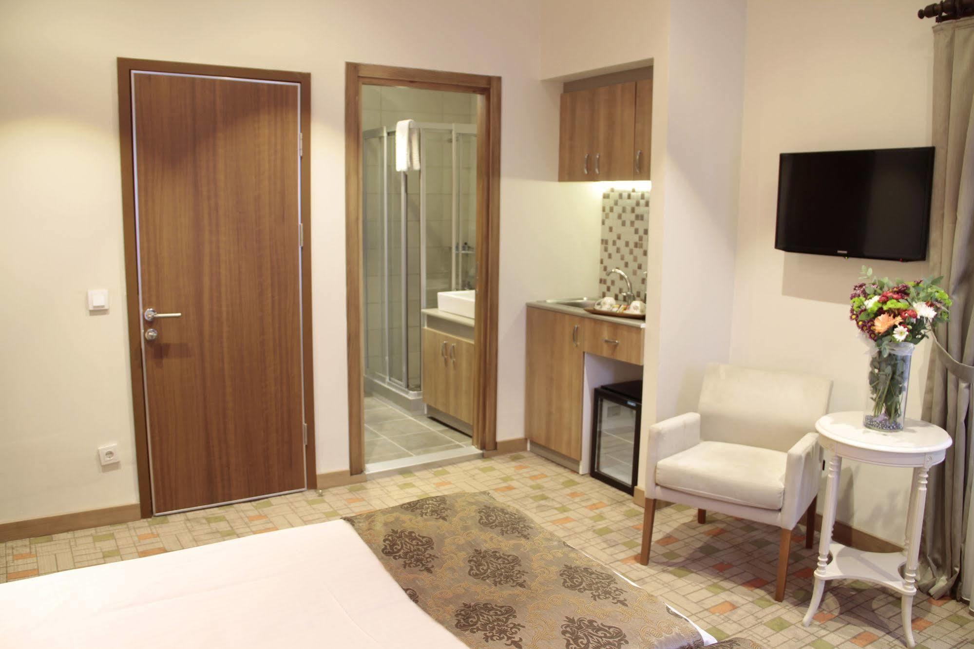 Serene Hotel 2*