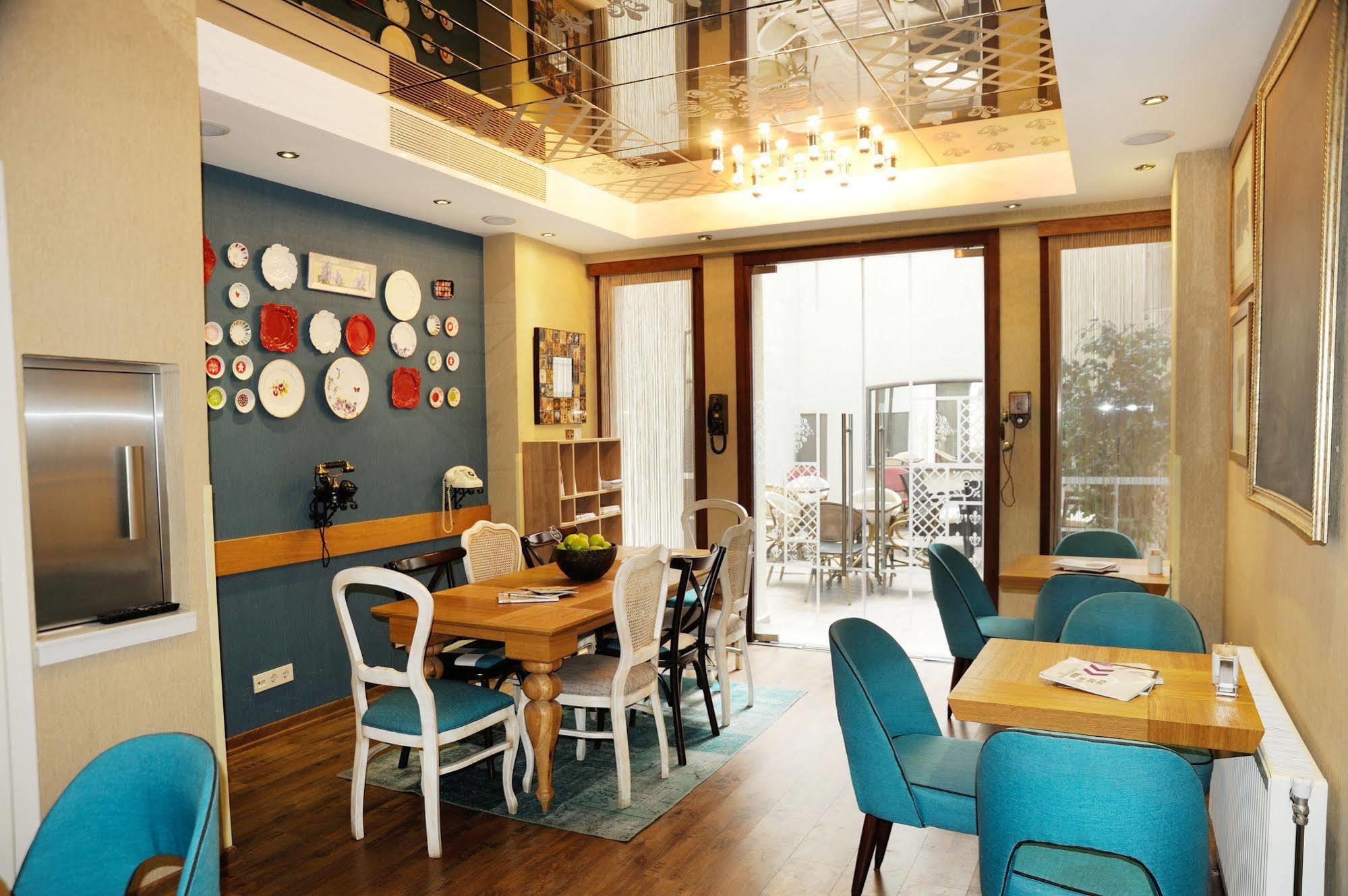 Collage Taksim Hotel 3*