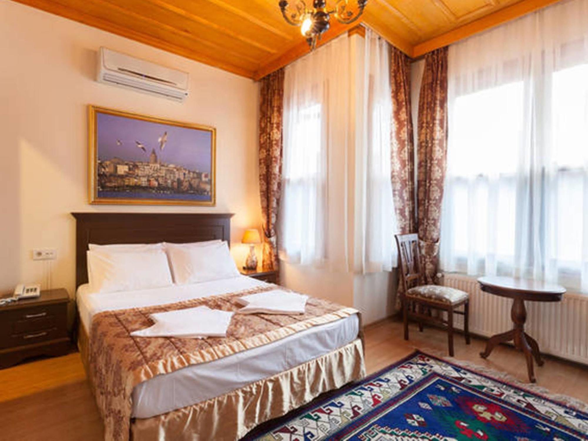 Oda ve Kahvaltı Emirhan Hotel, Sultanahmet