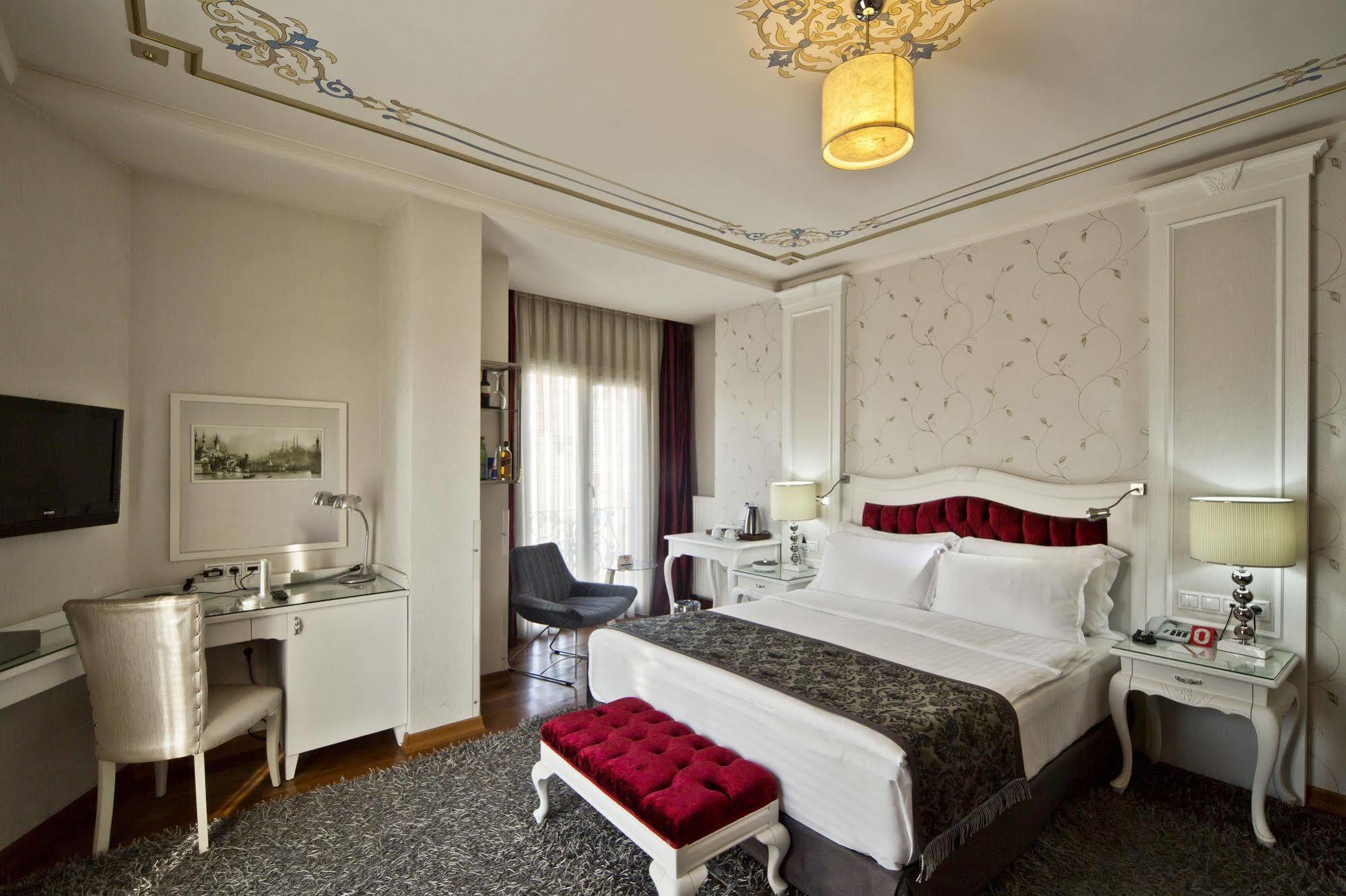 Amira Hotel 4*