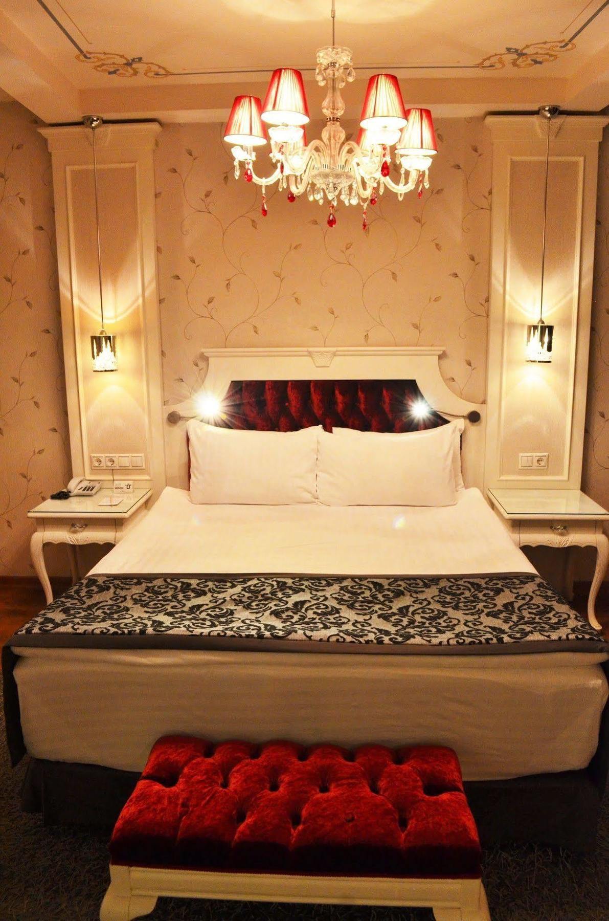 Amira Hotel