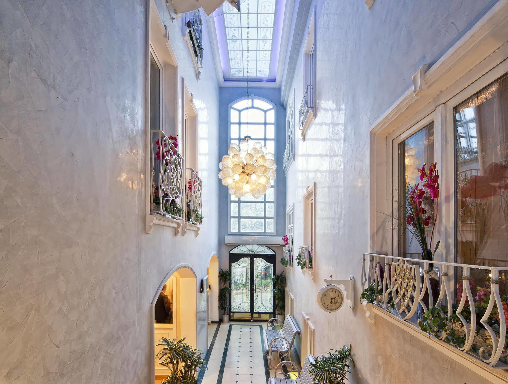 Hotel Amira