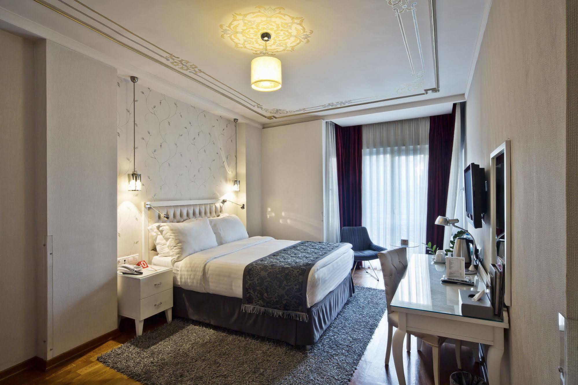 Hotel Amira 4*