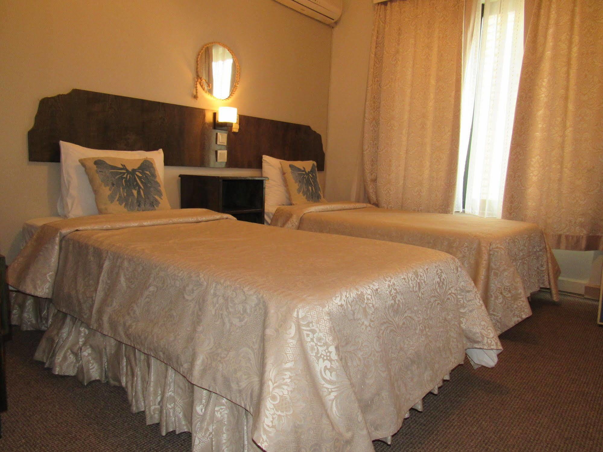 Airport Hotel 2*