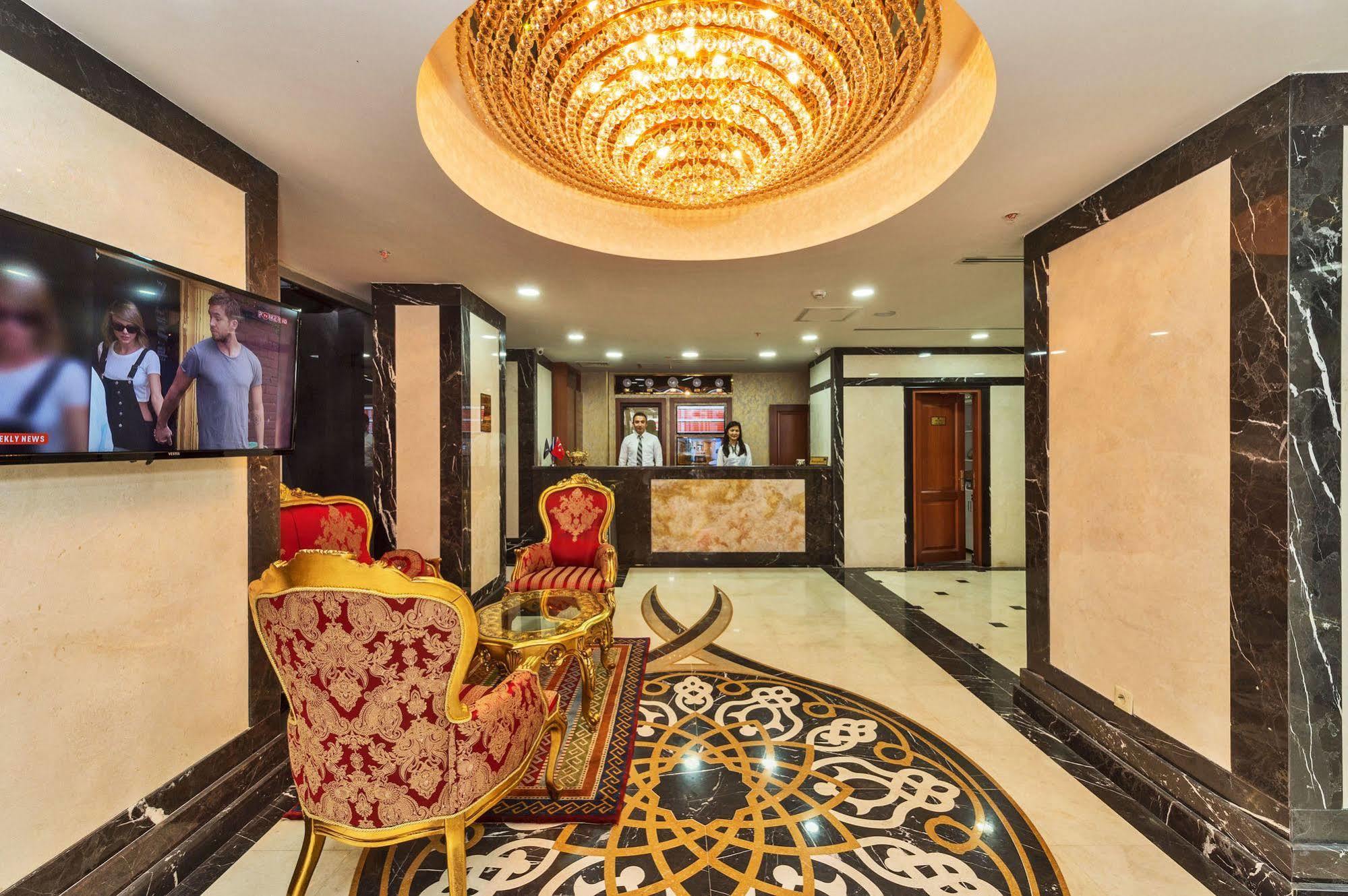 Hotel The 4*