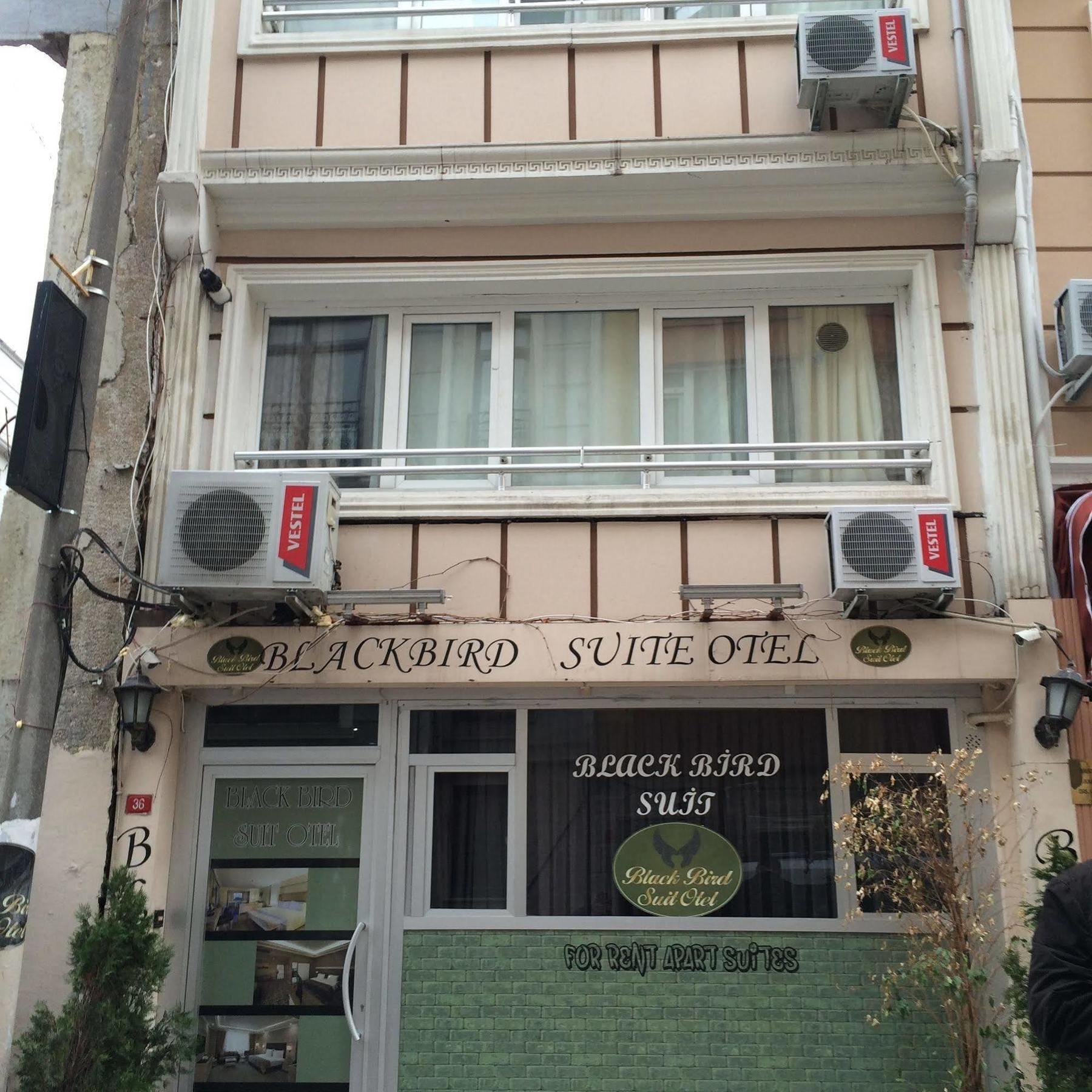 Aparthotel Black Bird