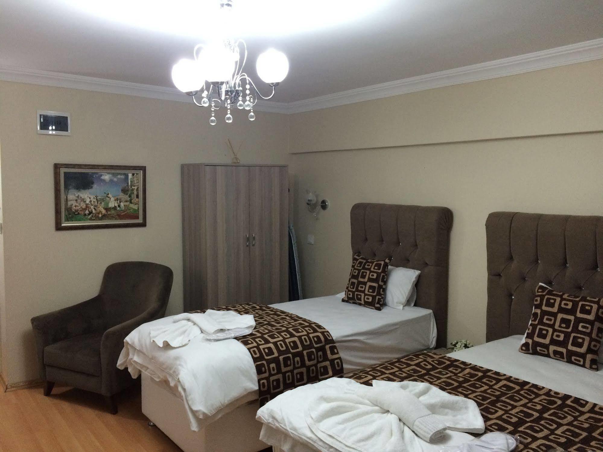 Aparthotel Black Bird