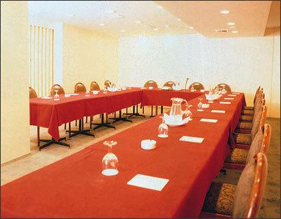 Aden Hotel 3*