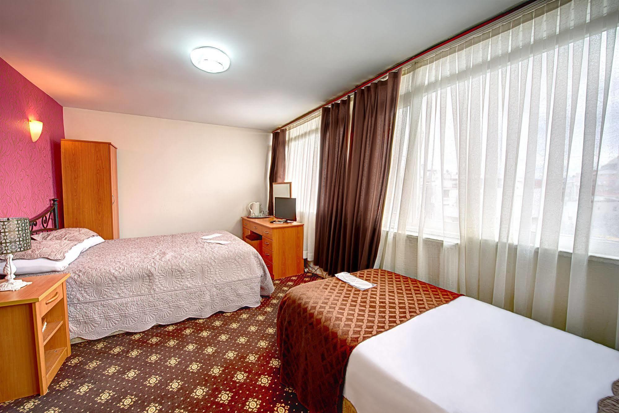 Akdeniz Otel 3*