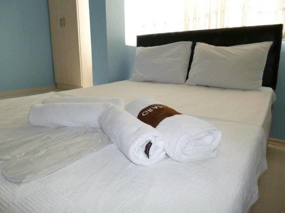 Pera & Hotel *
