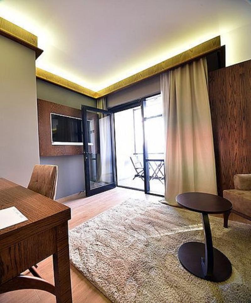 The Elegant Hotel 4*