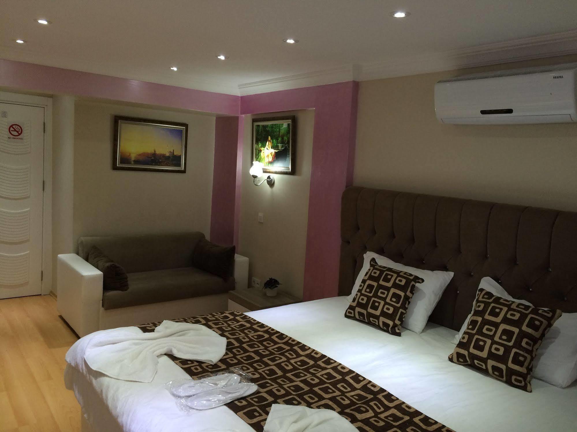 Aparthotel Black Bird
