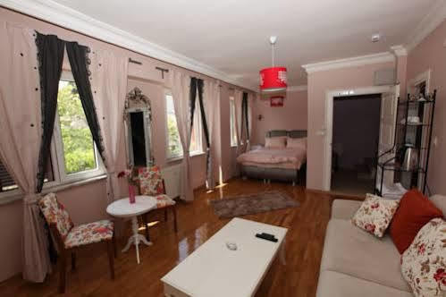 Oda ve Kahvaltı Yesim Suites 3*