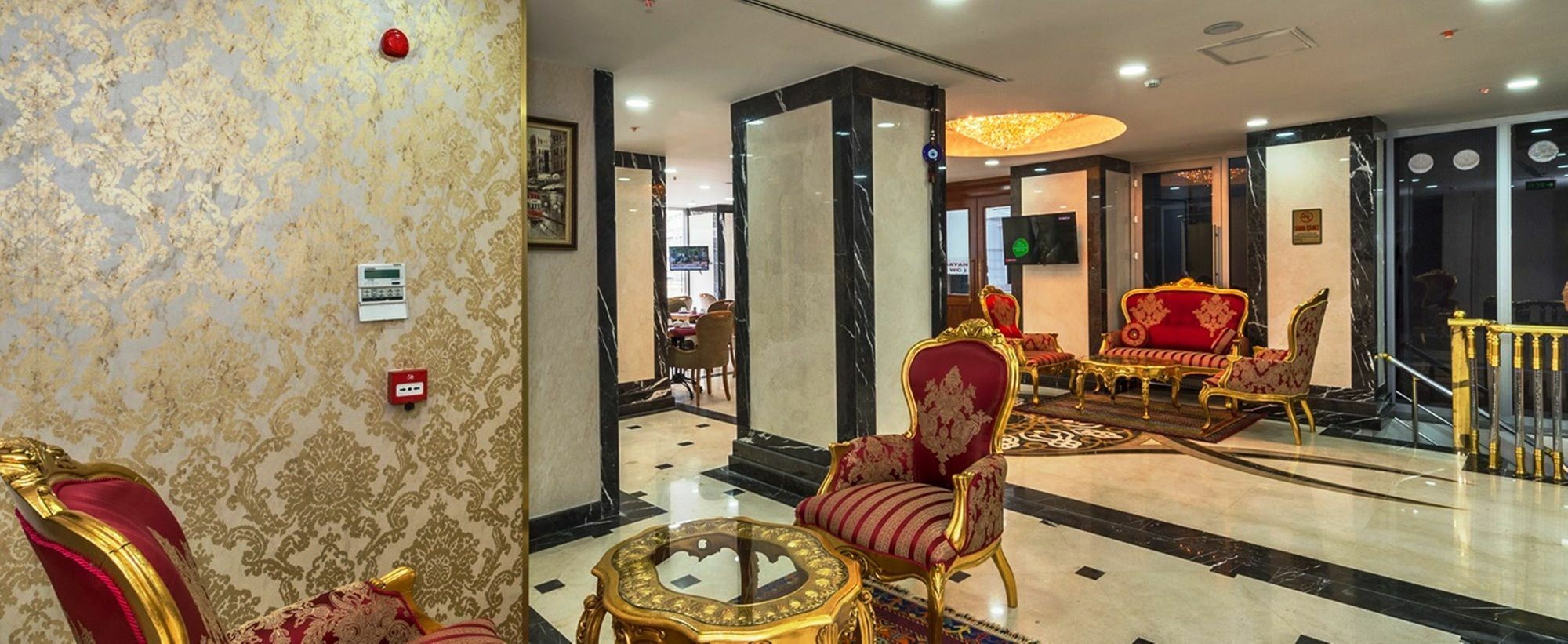 Hotel The 4*