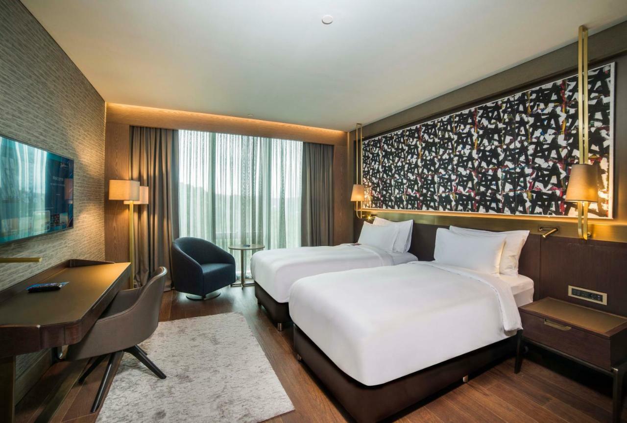 Radisson Collection Hotel, Vadistanbul Hotel 5*