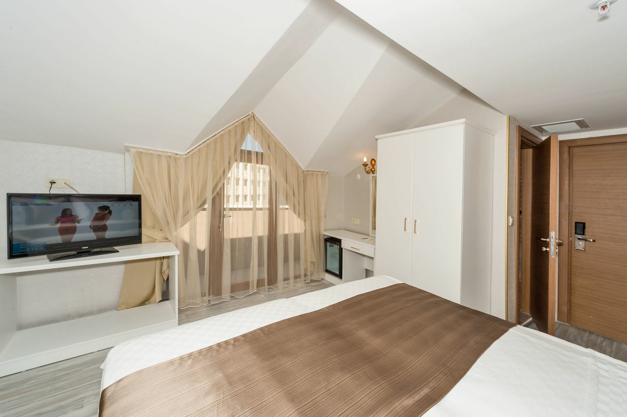 Grand Pamir Hotel 3*