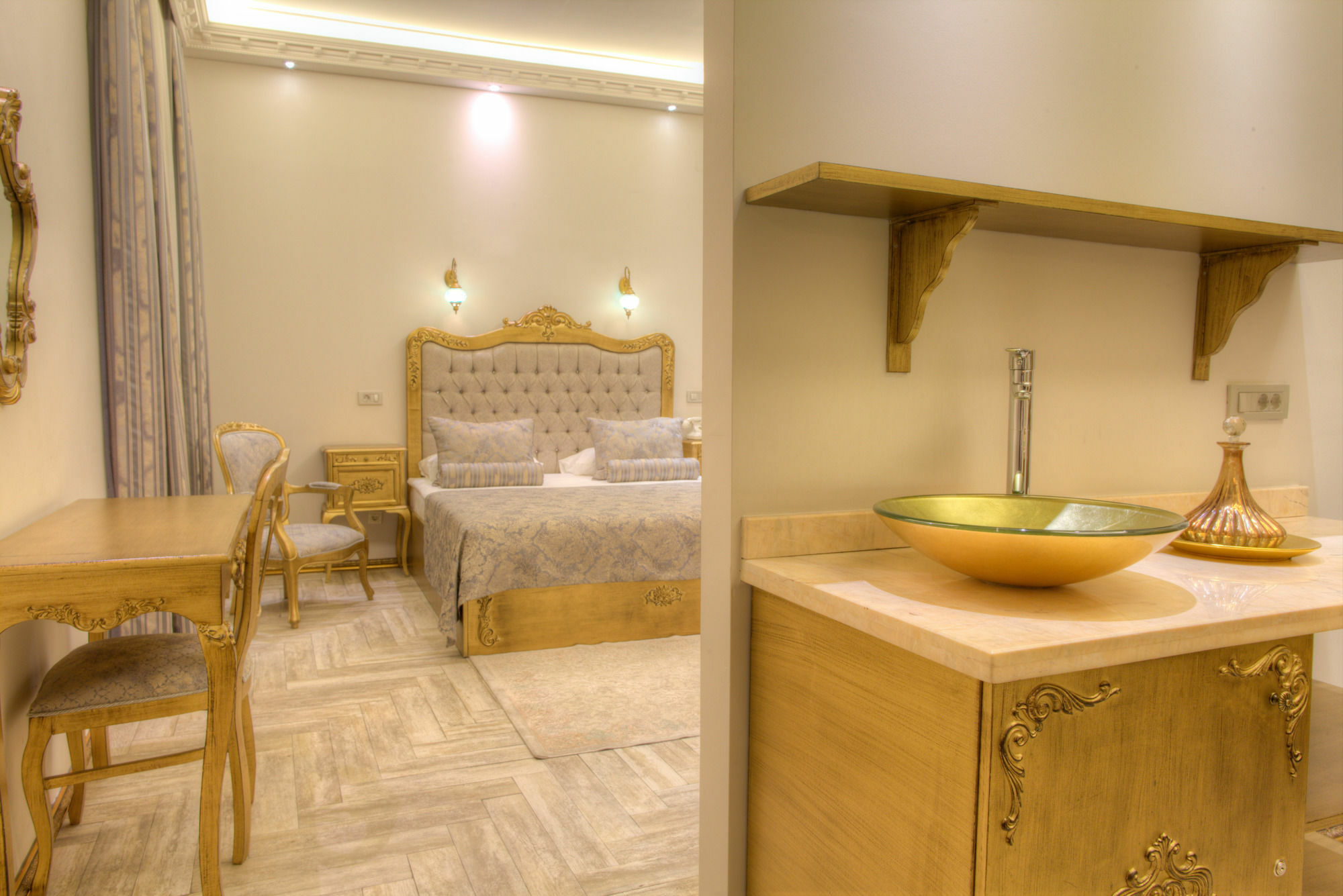 Artdeco 3*