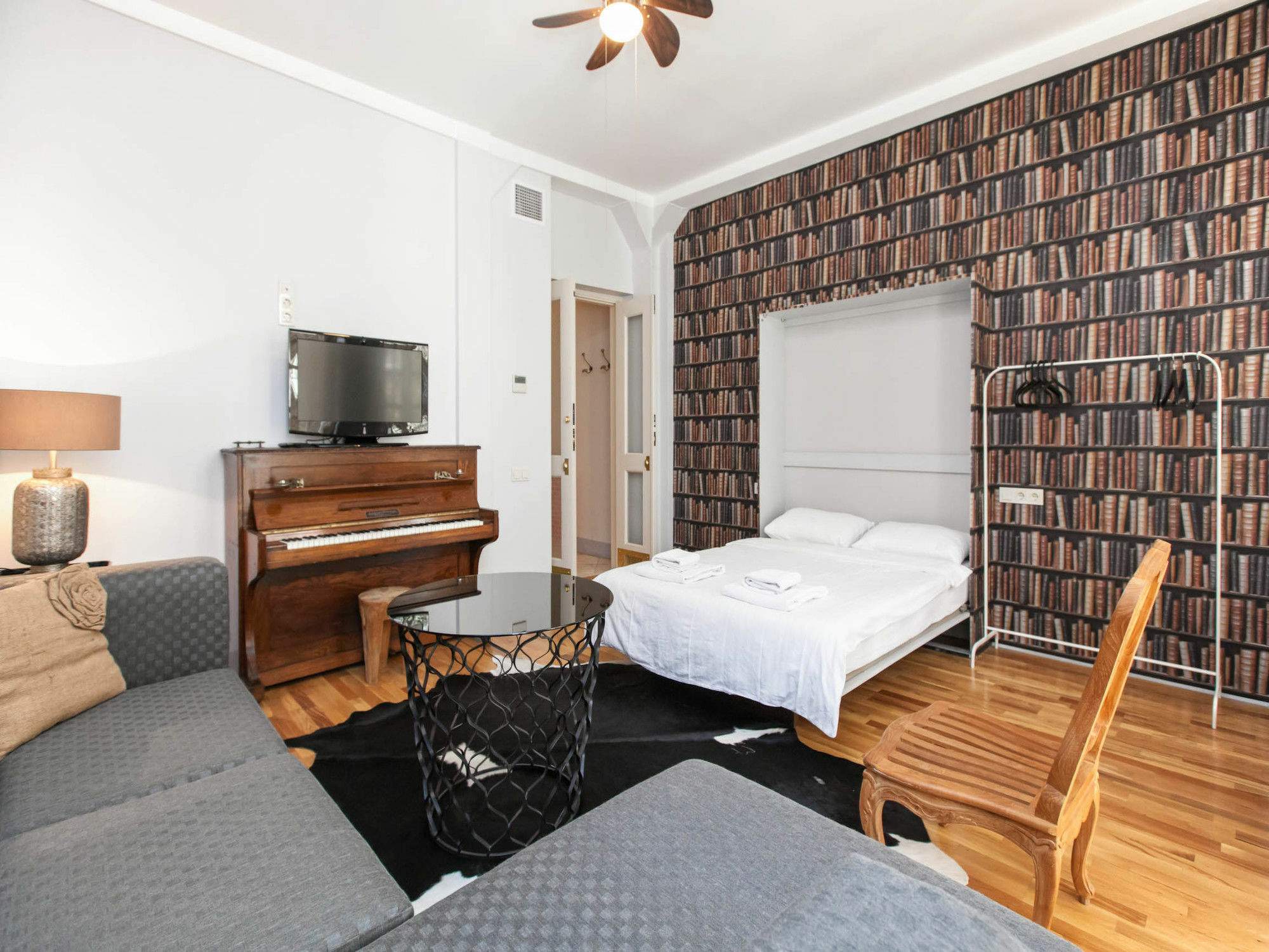 Apartment Chiconomy