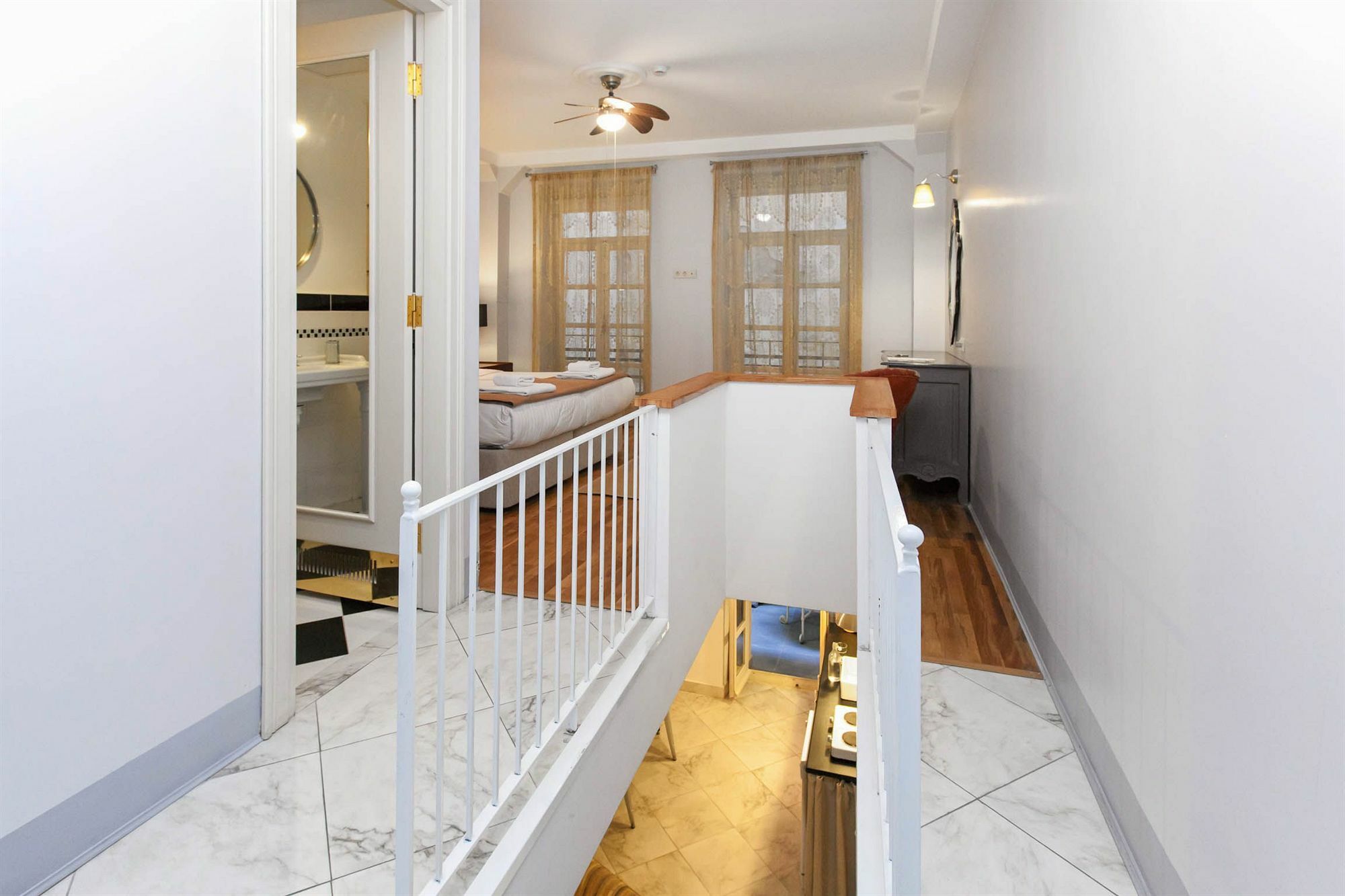Apartment Chiconomy