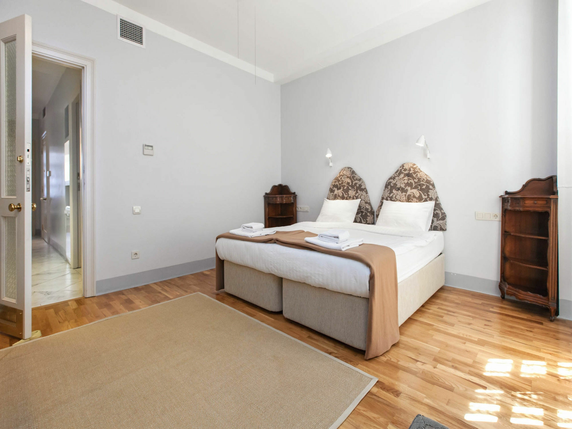 Chiconomy Apartment