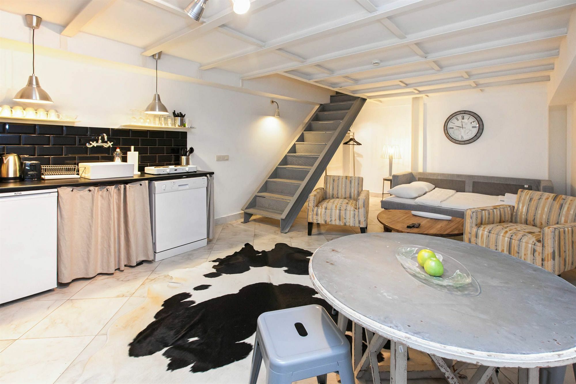 Apartment Chiconomy