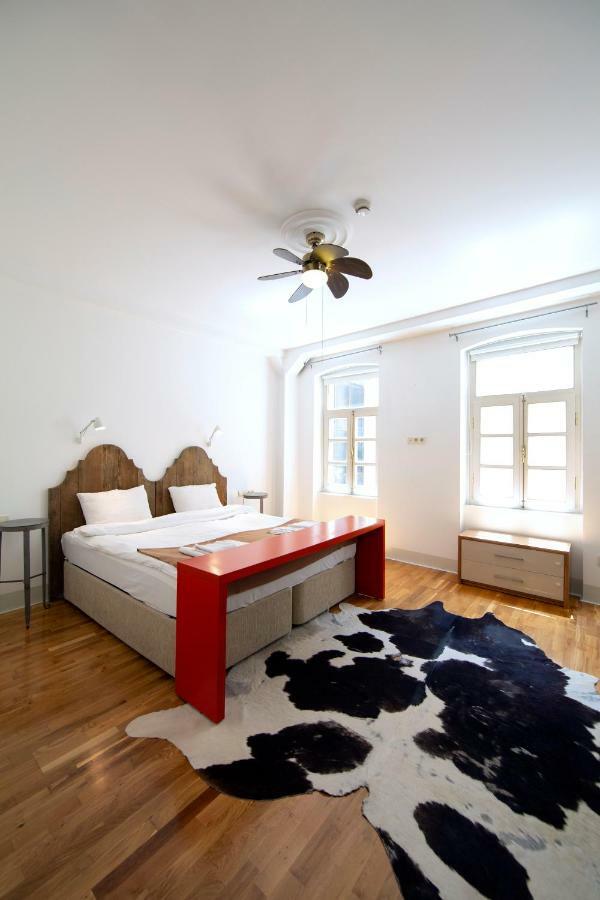 Apartment Chiconomy