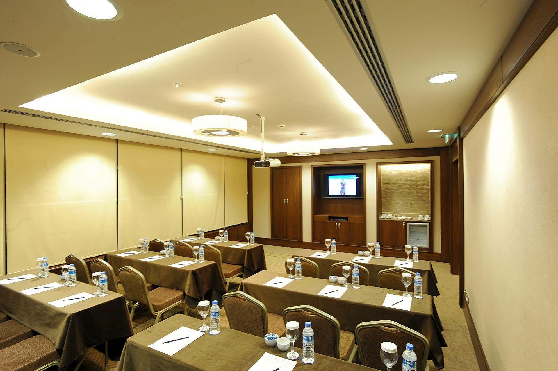 Titanic Port Bakirkoy 5*